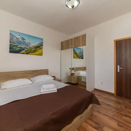 Holiday home Hidden Paradise Retreat By Belmont Realty
