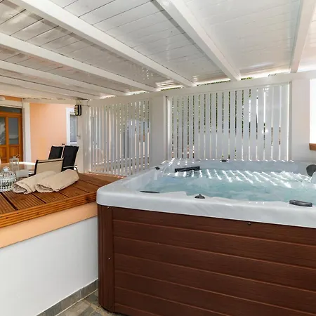 Hidden Paradise Retreat By Belmont Realty * Sestrunj