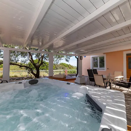 Hidden Paradise Retreat By Belmont Realty Holiday home Sestrunj