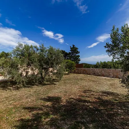 Hidden Paradise Retreat By Belmont Realty Holiday home