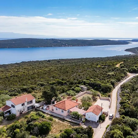 Hidden Paradise Retreat By Belmont Realty Holiday home