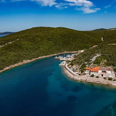 Holiday home Hidden Paradise Retreat By Belmont Realty