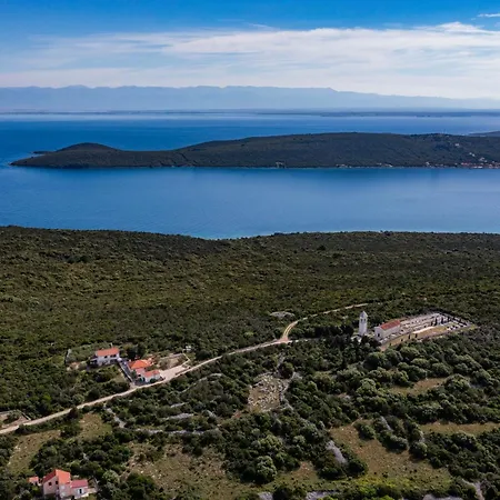 Hidden Paradise Retreat By Belmont Realty Holiday home