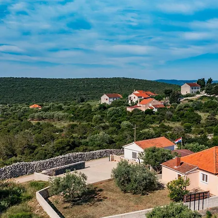 Hidden Paradise Retreat By Belmont Realty Holiday home *