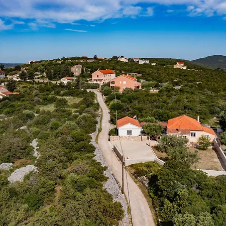 Holiday home Hidden Paradise Retreat By Belmont Realty *