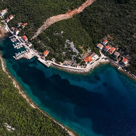 Hidden Paradise Retreat By Belmont Realty Holiday home